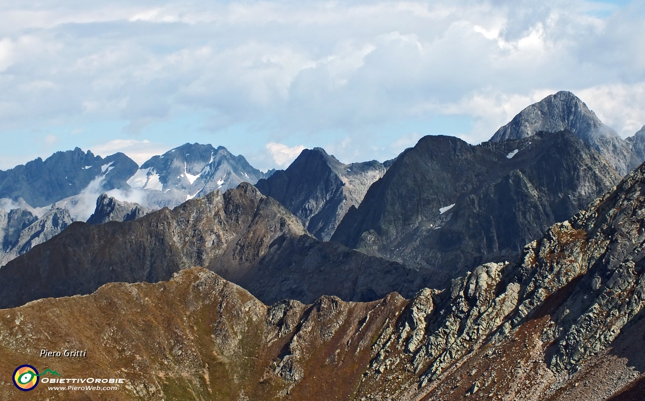 56 Vista verso Diavolo, Redorta, Scais,....JPG